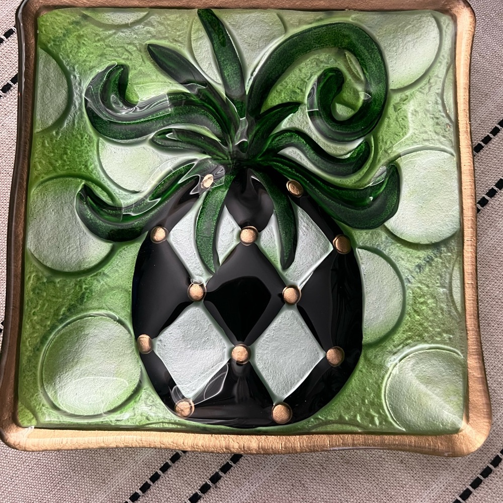 Elegant Green and Black Pineapple Art Piece